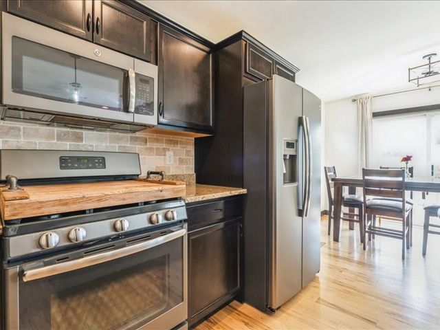 369 Bent Creek Dr, Marion, IA 52302