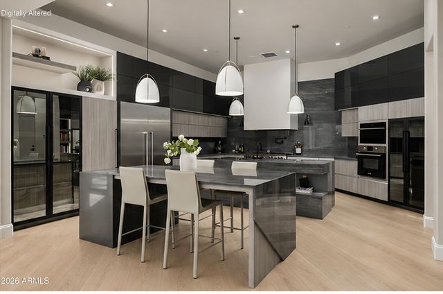 8700 N 55TH Place, Paradise Valley, AZ 85253
