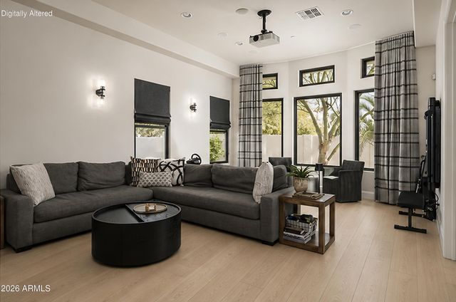 8700 N 55TH Place, Paradise Valley, AZ 85253