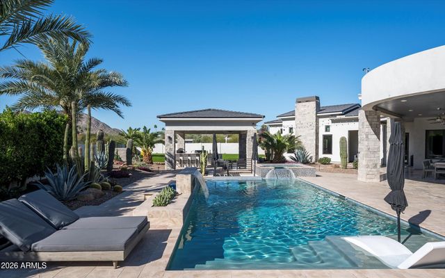 8700 N 55TH Place, Paradise Valley, AZ 85253