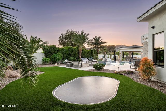 8700 N 55TH Place, Paradise Valley, AZ 85253