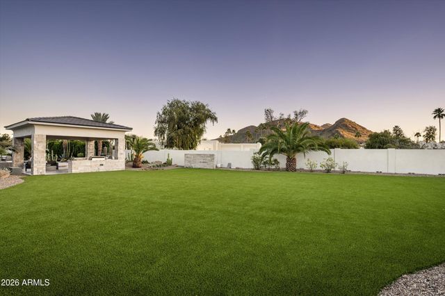 8700 N 55TH Place, Paradise Valley, AZ 85253