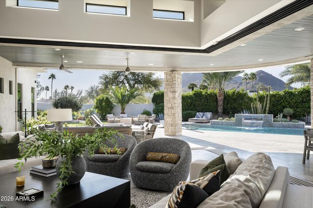 8700 N 55TH Place, Paradise Valley, AZ 85253