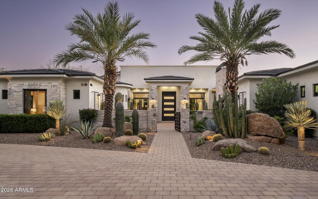8700 N 55TH Place, Paradise Valley, AZ 85253 — photo 2