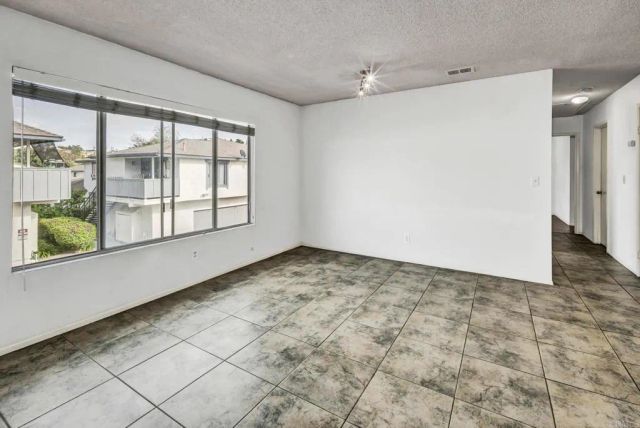 3448 Seabreeze Walk, Oceanside, CA 92056