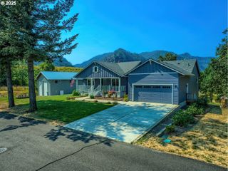 809 LAKESIDE Way, North Bonneville, WA 98639