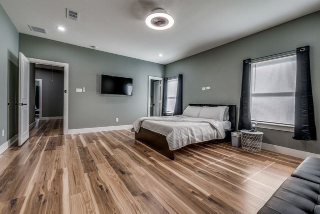 4707 Barry Avenue, Dallas, TX 75223