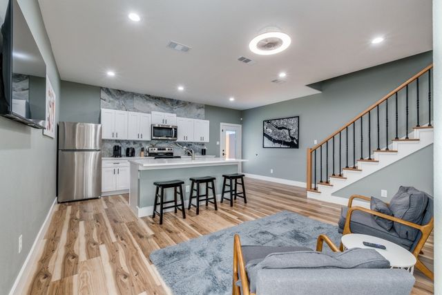 4707 Barry Avenue, Dallas, TX 75223