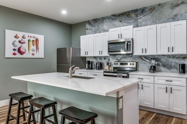 4707 Barry Avenue, Dallas, TX 75223