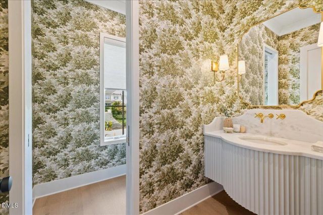 214 Reynolds Road, Raleigh, NC 27609