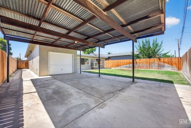 204 Wetherley Drive, Bakersfield, CA 93309