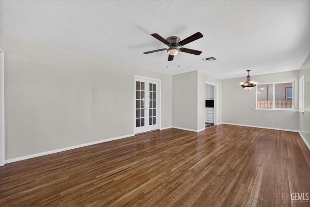 204 Wetherley Drive, Bakersfield, CA 93309