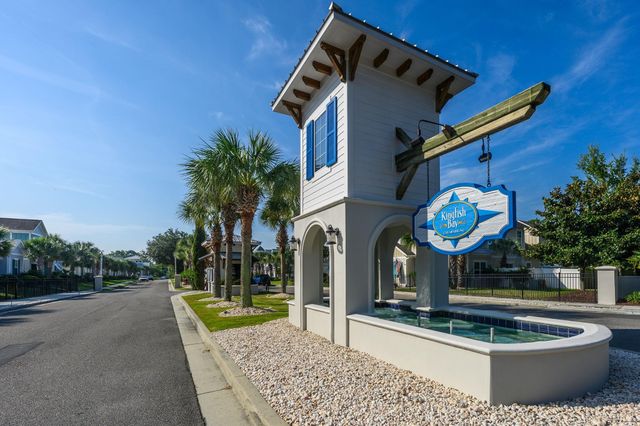 2016 Manor Parc Dr, Calabash, NC 28467