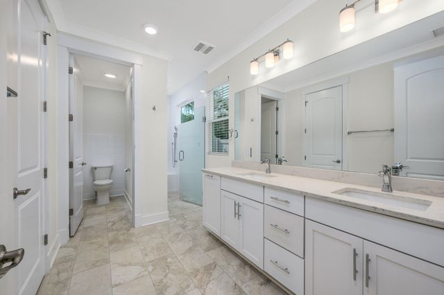 2016 Manor Parc Dr, Calabash, NC 28467