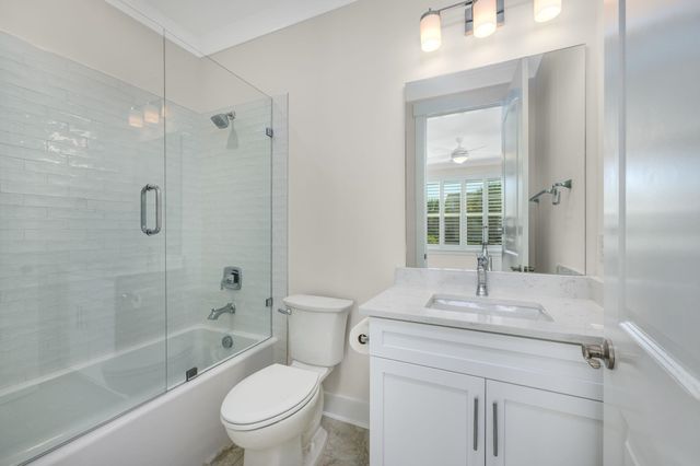2016 Manor Parc Dr, Calabash, NC 28467