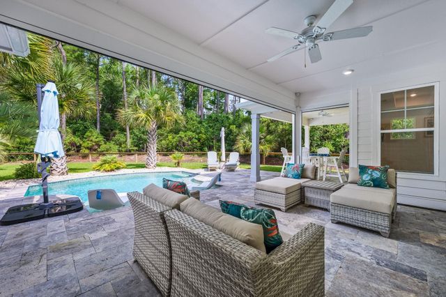 2016 Manor Parc Dr, Calabash, NC 28467
