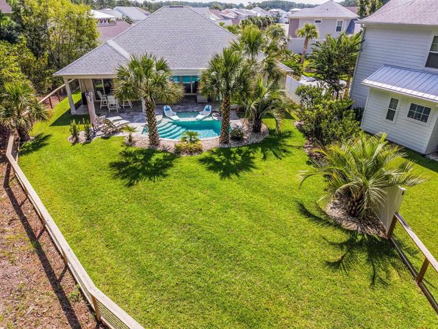 2016 Manor Parc Dr, Calabash, NC 28467