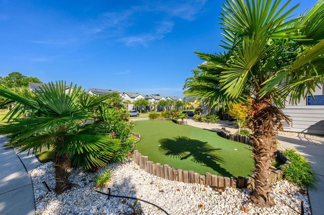 2016 Manor Parc Dr, Calabash, NC 28467