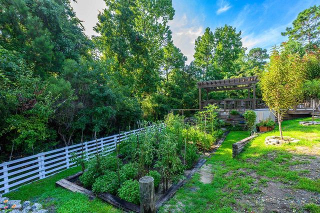 2016 Manor Parc Dr, Calabash, NC 28467