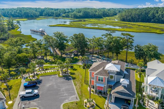 2016 Manor Parc Dr, Calabash, NC 28467
