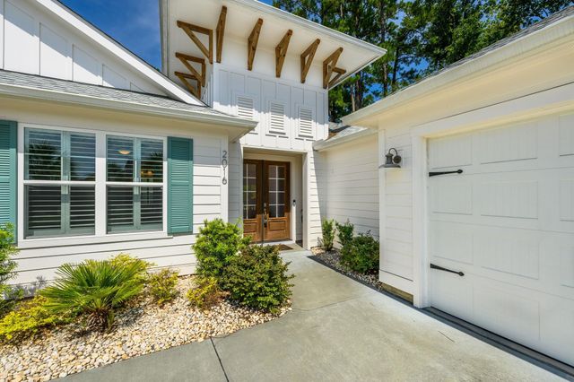 2016 Manor Parc Dr, Calabash, NC 28467