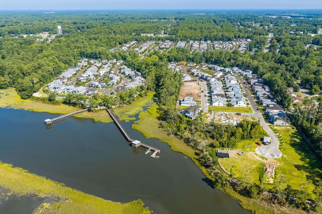 2016 Manor Parc Dr, Calabash, NC 28467