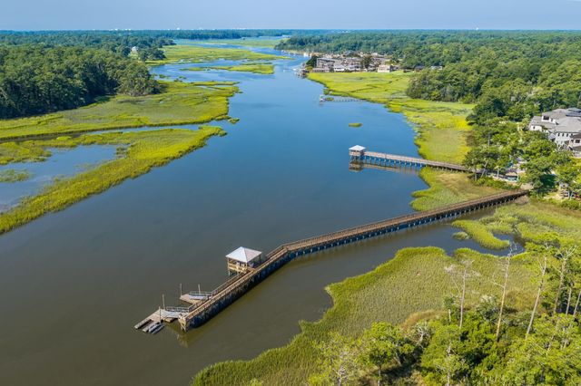 2016 Manor Parc Dr, Calabash, NC 28467
