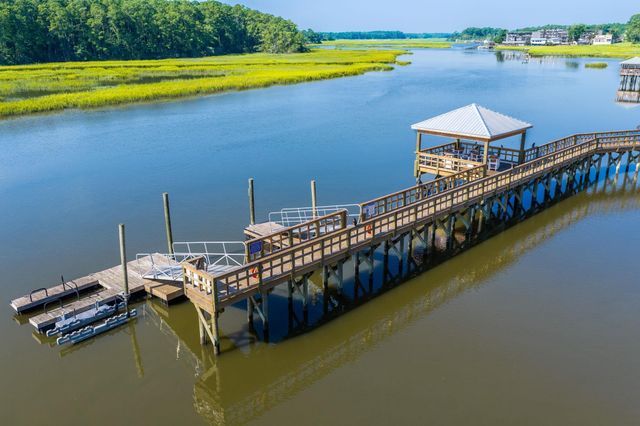 2016 Manor Parc Dr, Calabash, NC 28467
