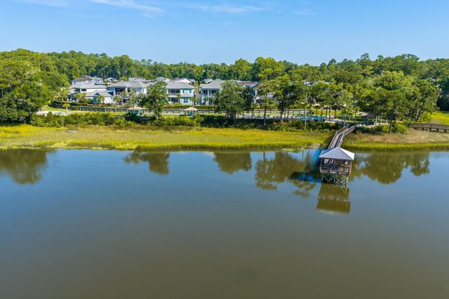 2016 Manor Parc Dr, Calabash, NC 28467