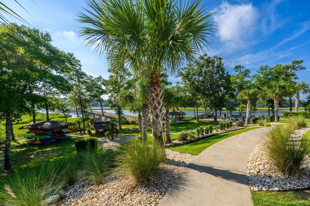 2016 Manor Parc Dr, Calabash, NC 28467