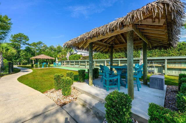 2016 Manor Parc Dr, Calabash, NC 28467