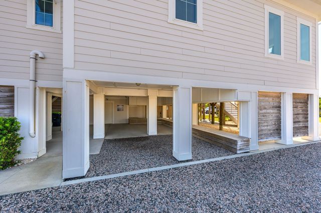 2016 Manor Parc Dr, Calabash, NC 28467