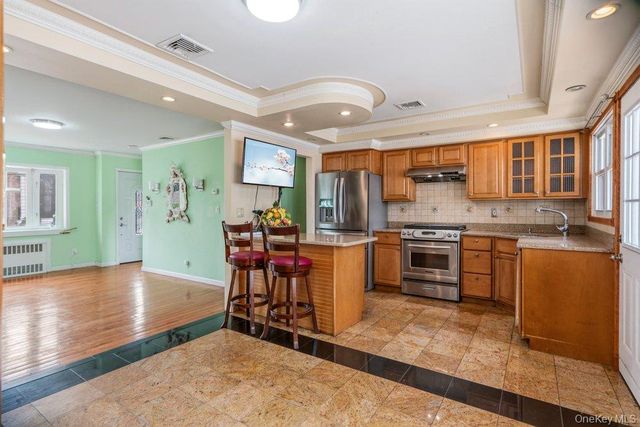 920 Dana Avenue, Valley Stream, NY 11580
