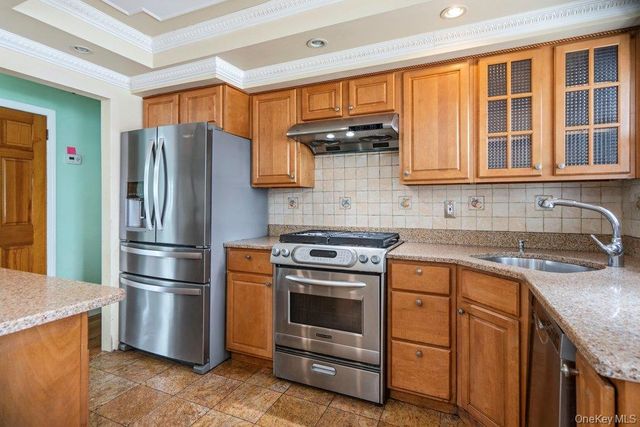 920 Dana Avenue, Valley Stream, NY 11580