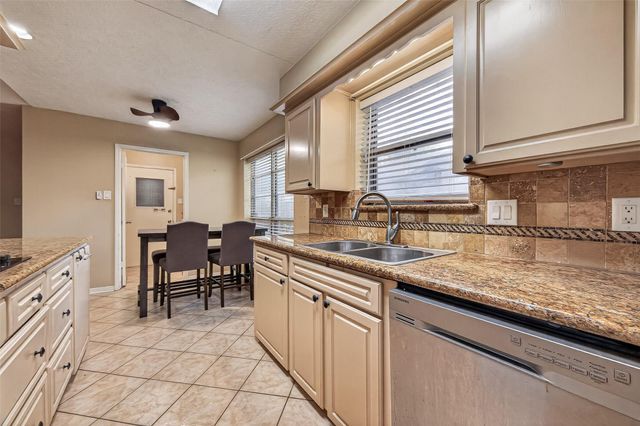 9854 Sagebark Drive, Houston, TX 77089