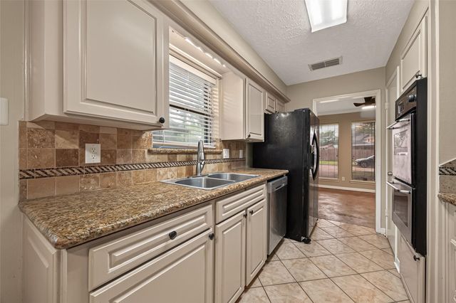 9854 Sagebark Drive, Houston, TX 77089
