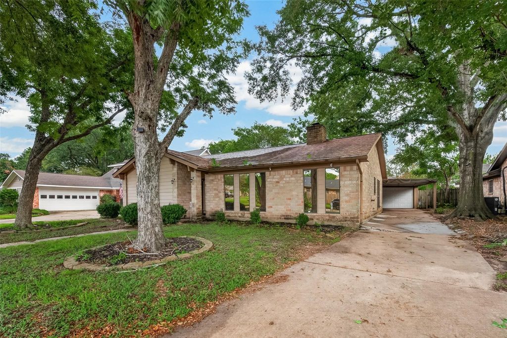 9854 Sagebark Drive, Houston, TX 77089