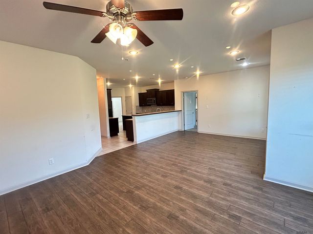 9033 Reserve Oak Ave, Zachary, LA 70791