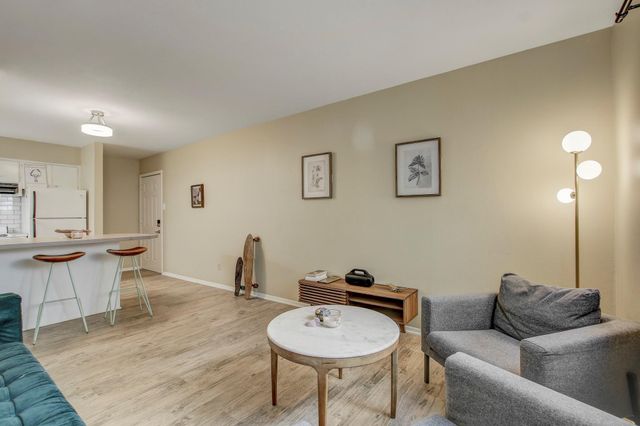 803 W 28th ST 103, Austin, TX 78705