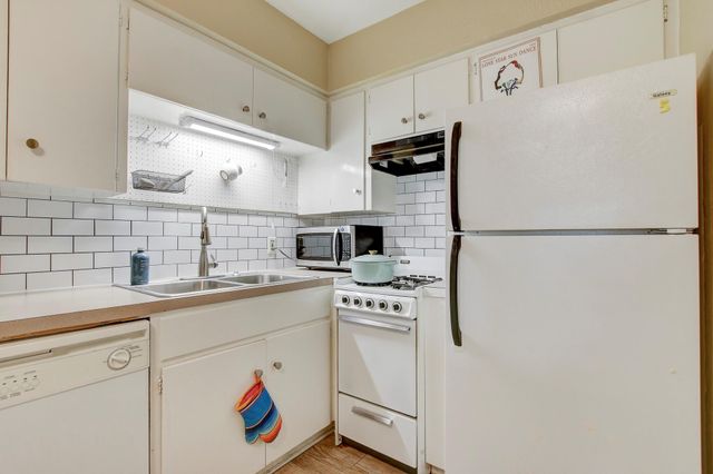 803 W 28th ST 103, Austin, TX 78705