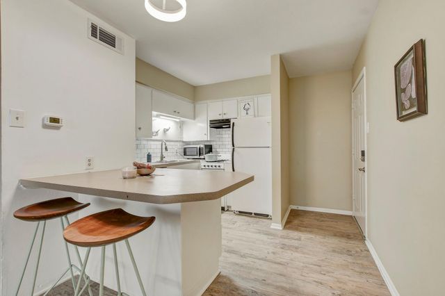 803 W 28th ST 103, Austin, TX 78705