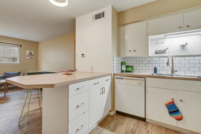 803 W 28th ST 103, Austin, TX 78705