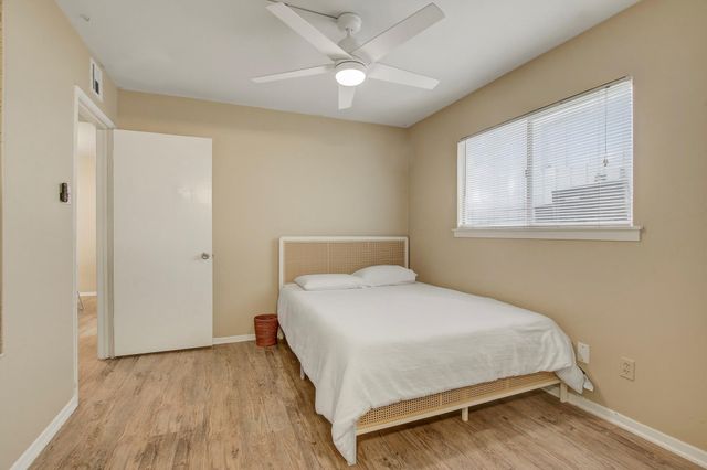 803 W 28th ST 103, Austin, TX 78705
