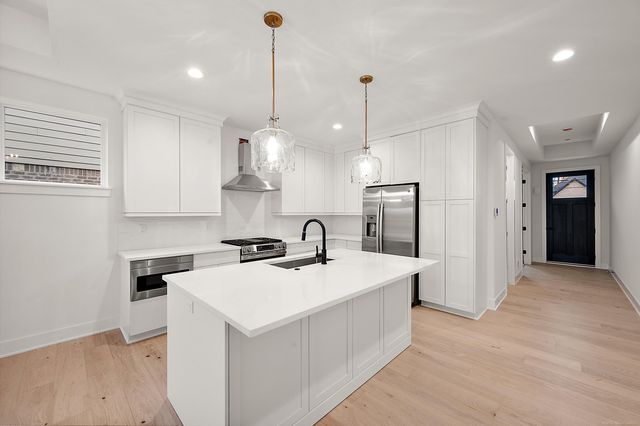 5944 Willow Grove Drive, Troy, MI 48085