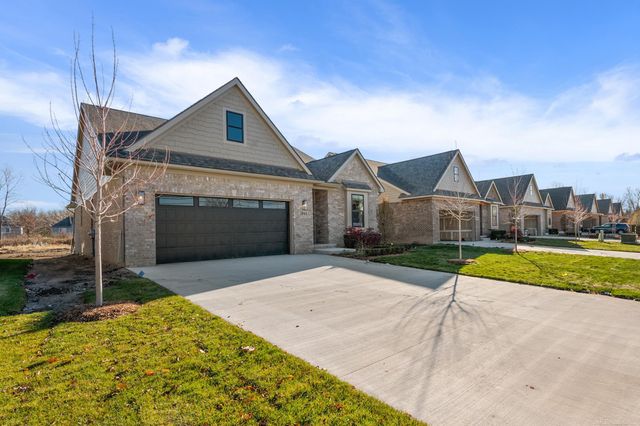 5944 Willow Grove Drive, Troy, MI 48085