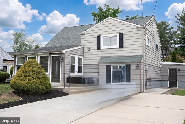 1313 SAINT MARK DR, Glendora, NJ 08029