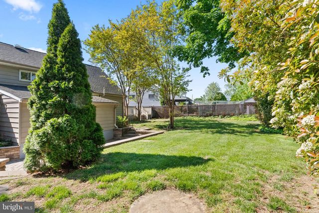 1313 SAINT MARK DR, Glendora, NJ 08029