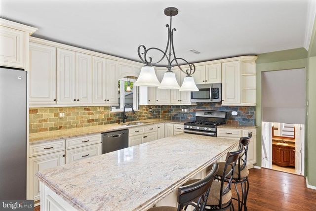 1313 SAINT MARK DR, Glendora, NJ 08029