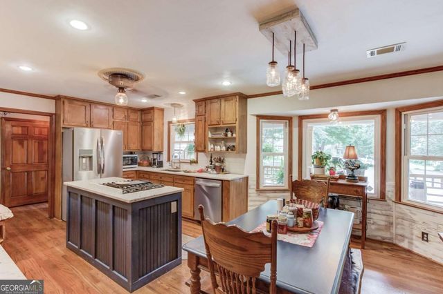 2521 Stone Drive SW, Lilburn, GA 30047