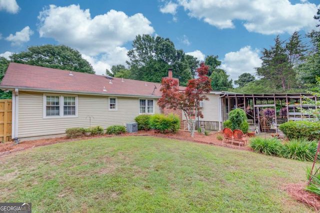 2521 Stone Drive SW, Lilburn, GA 30047